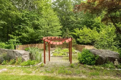 29 Miscoe Rd, Mendon, MA 01756 photo 22
