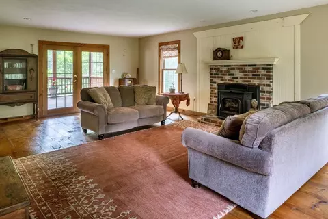 29 Miscoe Rd, Mendon, MA 01756 photo 8
