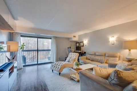 289 Elm St #34B, Medford, MA 02155
