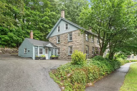 18 River St #18, Andover, MA 01810
