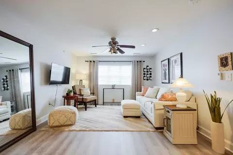 211 Central St #A305, Norwood, MA 02062