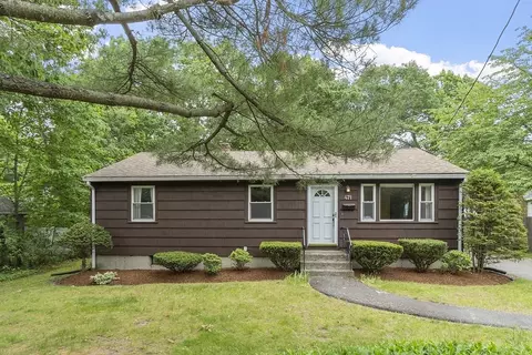 471 Lowell St, Reading, MA 01867