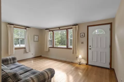 471 Lowell St, Reading, MA 01867 photo 3