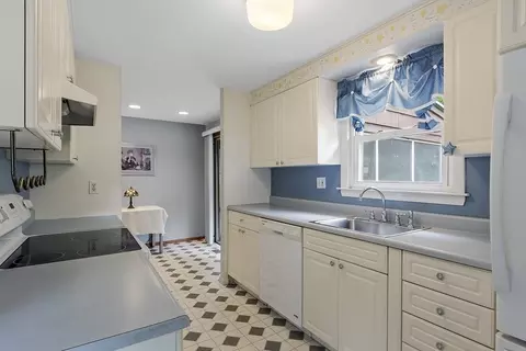 471 Lowell St, Reading, MA 01867 photo 10