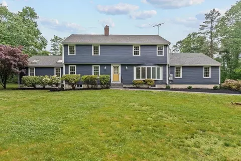 2 King George Dr, Boxford, MA 01921