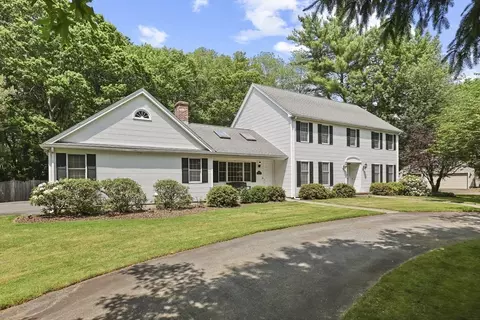 1130 Williams St, Longmeadow, MA 01106