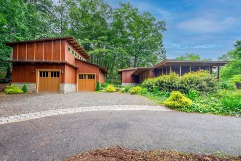 141 Old County Rd, Lincoln, MA 01773