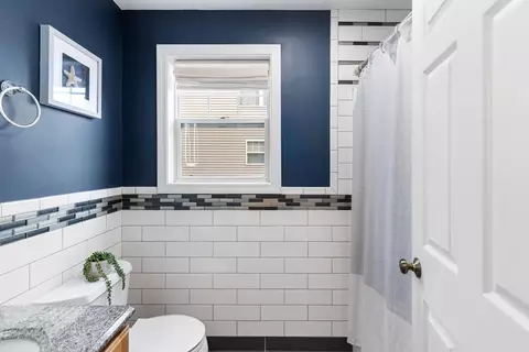 Bath - 32 Pearl St #32, Everett, MA 02149 photo 3 of 4