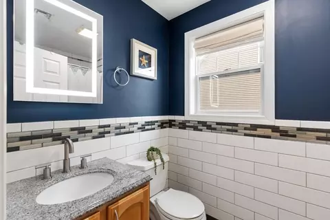 Bath - 32 Pearl St #32, Everett, MA 02149 photo 2 of 4