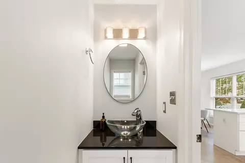 Bath - 32 Pearl St #32, Everett, MA 02149 photo 1 of 4