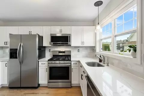 Kitchen - 32 Pearl St #32, Everett, MA 02149 photo 3 of 4