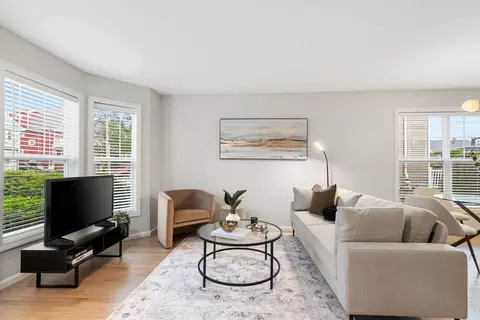 Living - 32 Pearl St #32, Everett, MA 02149 photo 1 of 2