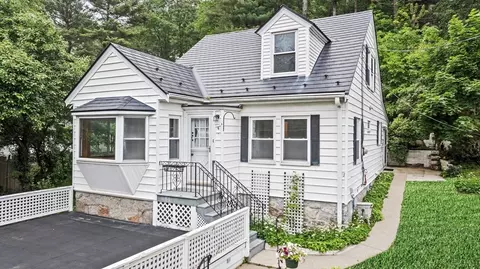 347 Essex Ave # A, Gloucester, MA 01930