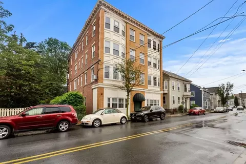 48 Essex St #6, Salem, MA 01970