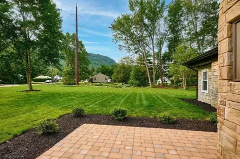 116 Holyoke St, Easthampton, MA 01027 photo 11