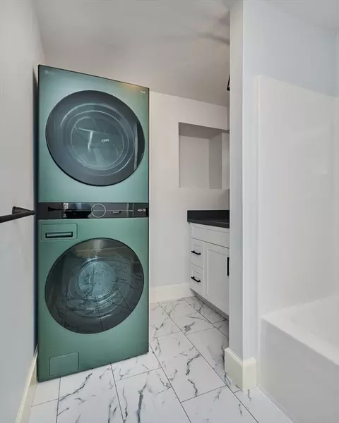116 Holyoke St, Easthampton, MA 01027 photo 17