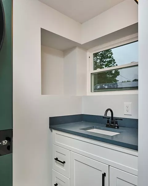 116 Holyoke St, Easthampton, MA 01027 photo 18