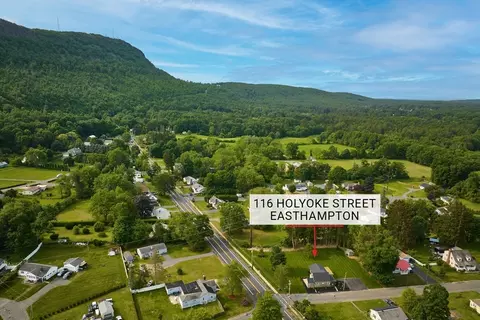 116 Holyoke St, Easthampton, MA 01027 photo 5