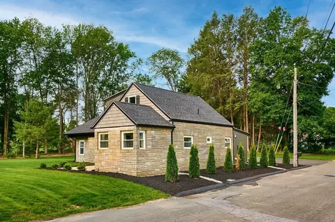 116 Holyoke St, Easthampton, MA 01027 photo 3