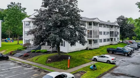 10 Abbey Rd #301, Leominster, MA 01453
