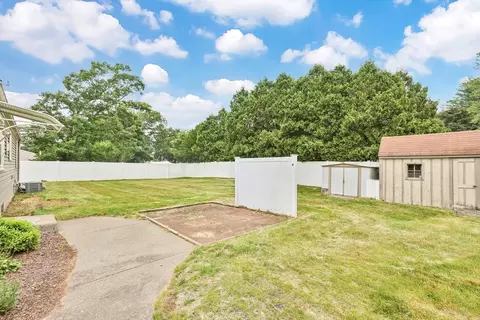 49 Bamforth Rd, Springfield, MA 01128 photo 7