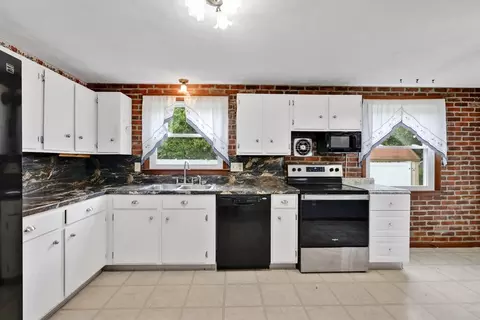 49 Bamforth Rd, Springfield, MA 01128 photo 15