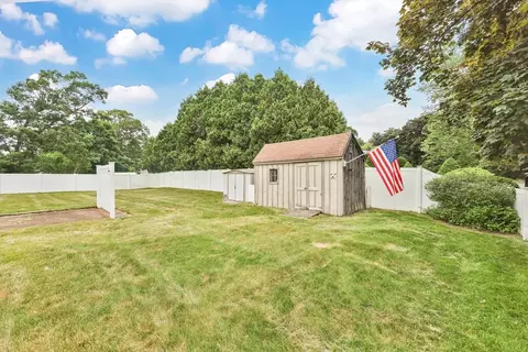 49 Bamforth Rd, Springfield, MA 01128 photo 9