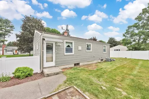 49 Bamforth Rd, Springfield, MA 01128 photo 5