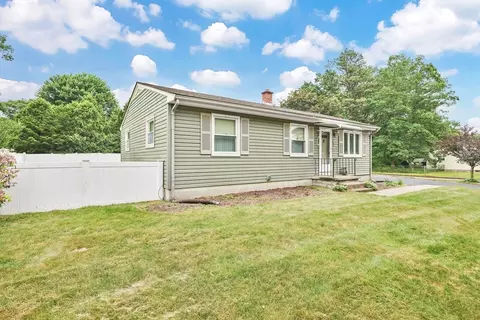 49 Bamforth Rd, Springfield, MA 01128 photo 2