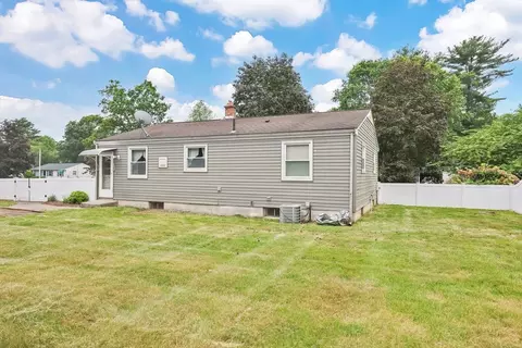 49 Bamforth Rd, Springfield, MA 01128 photo 3