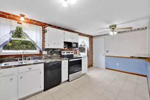 49 Bamforth Rd, Springfield, MA 01128 photo 19