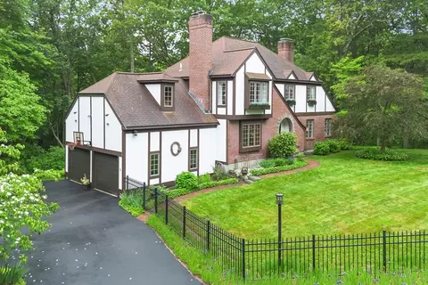 120 Oak Knoll Rd, Carlisle, MA 01741