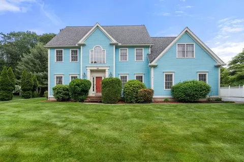 28 Camelot Dr, Shrewsbury, MA 01545