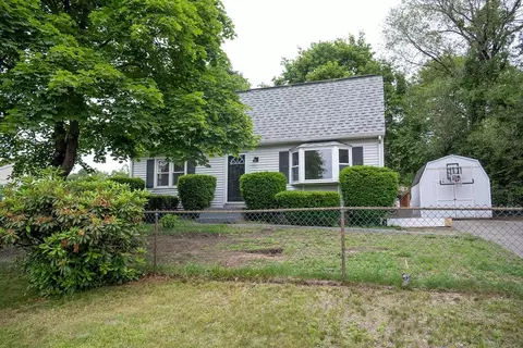20 Lively Ln, Springfield, MA 01109 photo 2