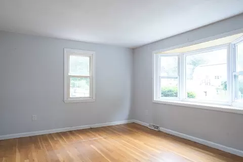 20 Lively Ln, Springfield, MA 01109 photo 17