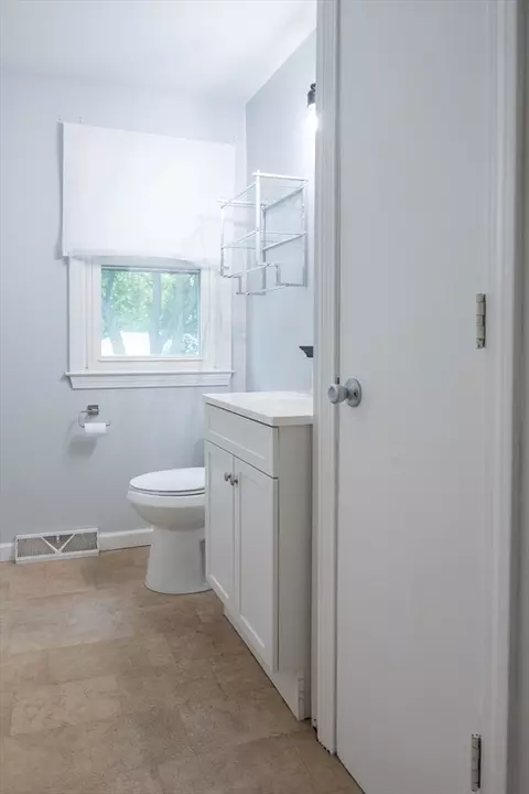 20 Lively Ln, Springfield, MA 01109 photo 26