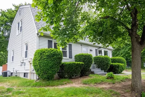 20 Lively Ln, Springfield, MA 01109 photo 3