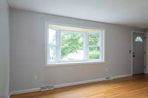 20 Lively Ln, Springfield, MA 01109 photo 16