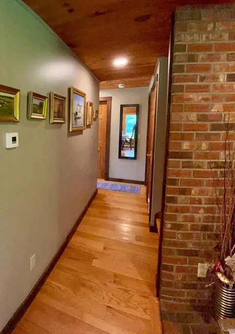 Entry Way - 1472 Pleasant St, Athol, MA 01331 photo 4 of 4
