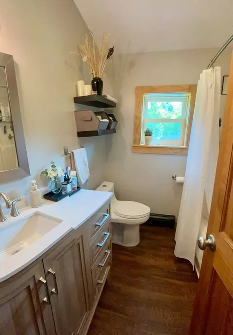 Bath - 1472 Pleasant St, Athol, MA 01331 photo 1 of 3