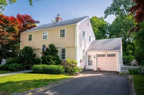 9 Mohawk Rd, Marblehead, MA 01945 photo 2