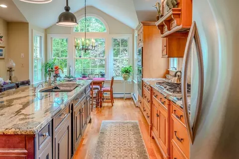 9 Mohawk Rd, Marblehead, MA 01945 photo 8