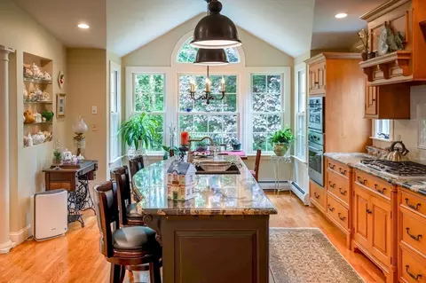 9 Mohawk Rd, Marblehead, MA 01945 photo 4