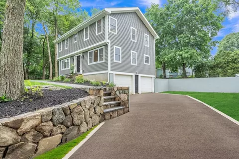 29 Old Colony Dr, Westborough, MA 01581