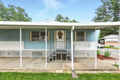 404 Southwick Rd #32, Westfield, MA 01085
