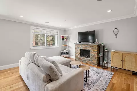 293 D St #2, Boston, MA 02127