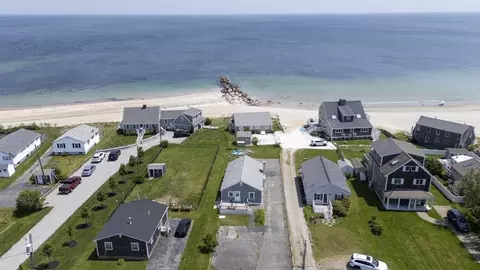 49 Freeman Ave, Sandwich, MA 02563