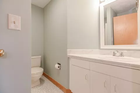 Bath - 31 Blithewood Ave #106, Worcester, MA 01604 photo 4 of 5