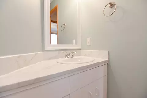 Bath - 31 Blithewood Ave #106, Worcester, MA 01604 photo 3 of 5