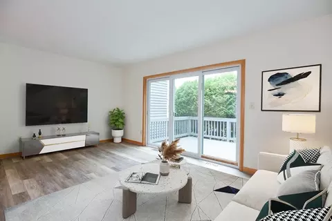 Living - 31 Blithewood Ave #106, Worcester, MA 01604 photo 3 of 6